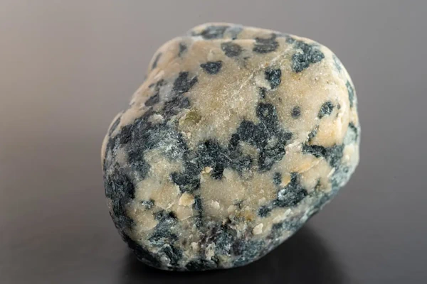 Diyorit Nedir? Görseli