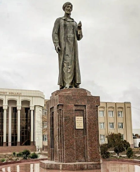 İbn-i Sina Heykeli - Özbekistan Buhara Görseli