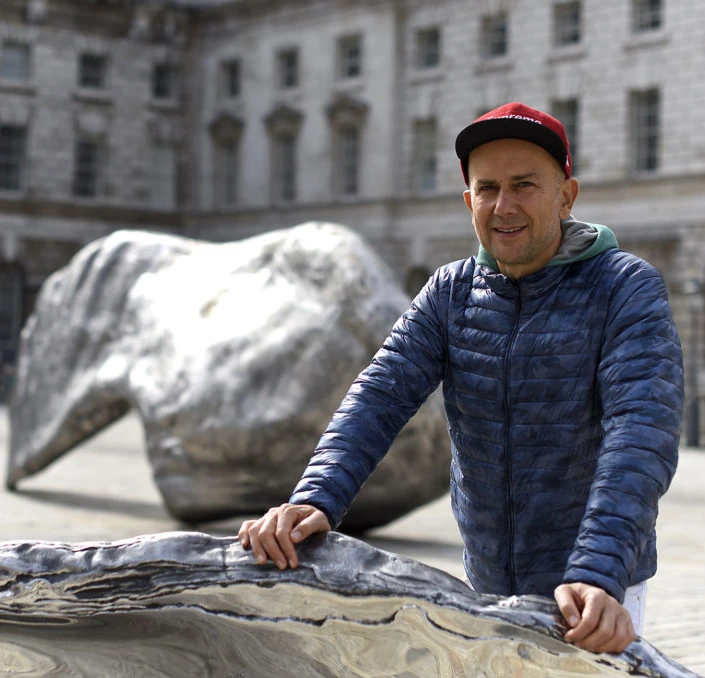 Marc Quinn - İngiliz Heykeltıraş Görseli