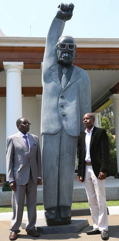 Robert Mugabe Heykeli - Zimbabve Harare Görseli