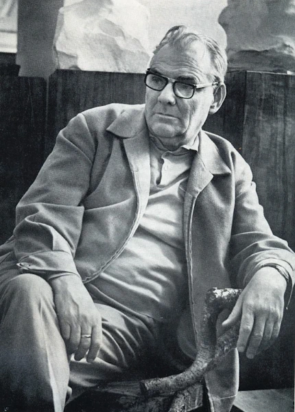 Yevgeny Vuchetich - Rus Heykeltıraş Görseli