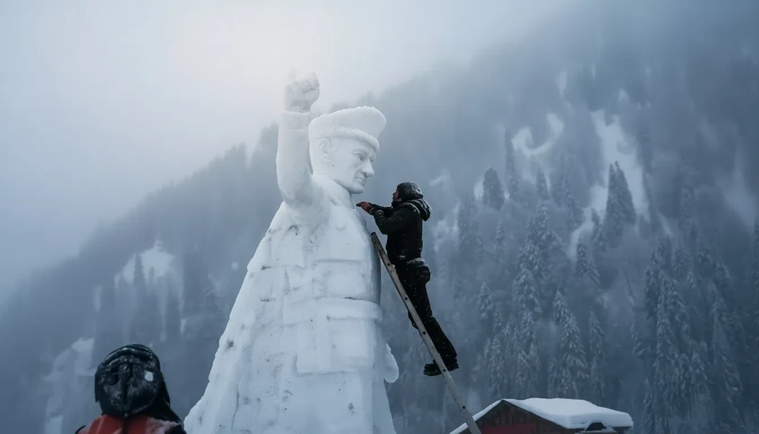 Snow Ice Sculpture Image