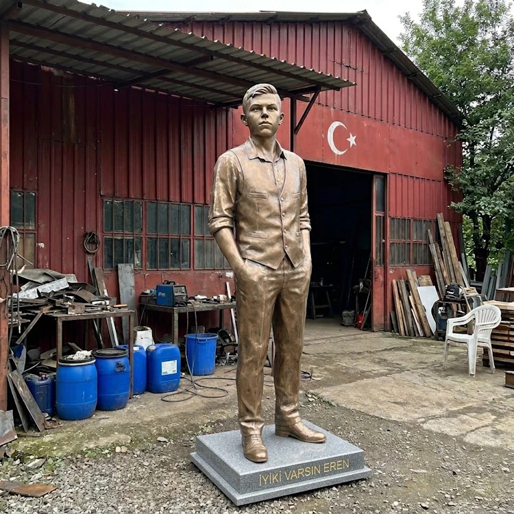 Martyr Statue Image