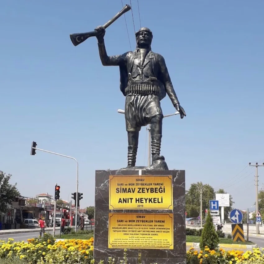 Zeybek Heykeli Görseli