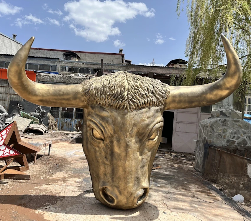 Boğa Başı Dekoratif Kapı Heykeli Yan Profil Görünümü