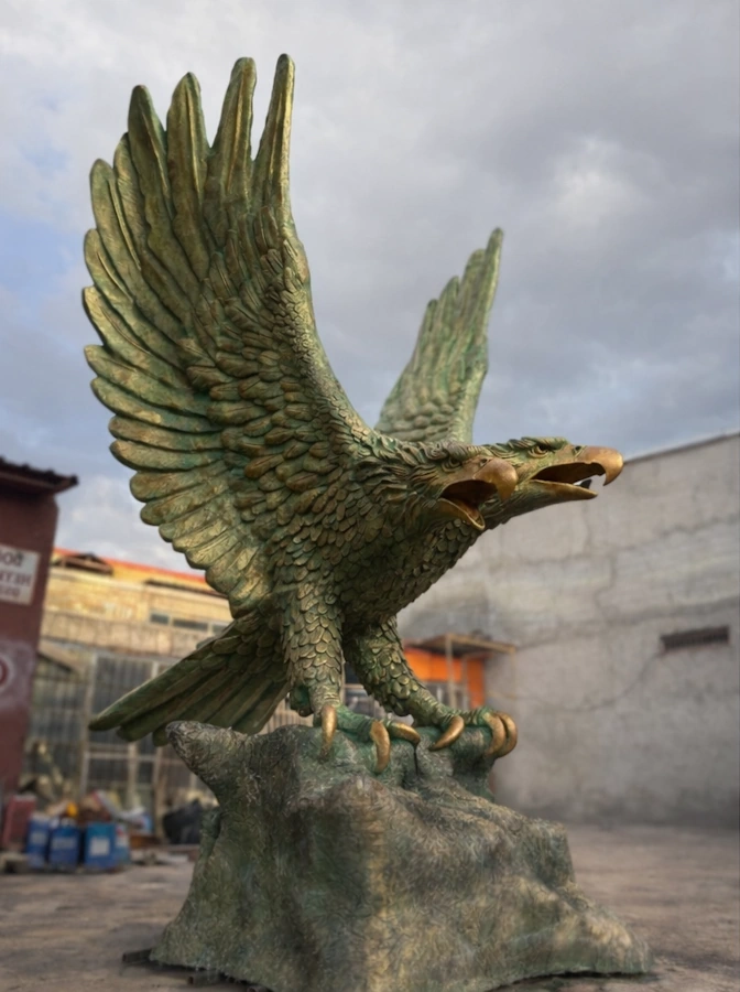 Çift Başlı Kartal Heykeli Kurulum Dekoratif Heykeller