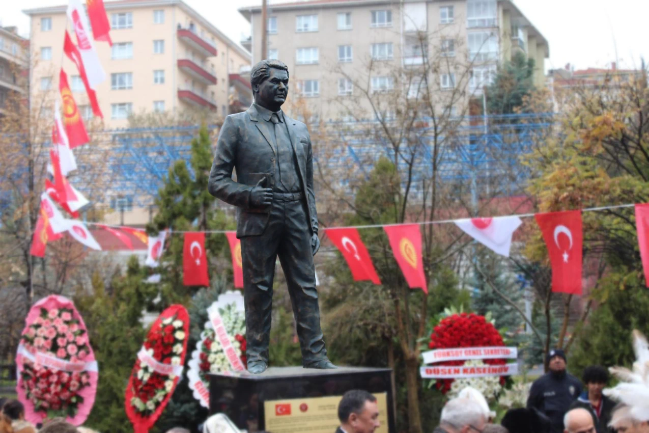 Front view of Cengiz Aitmatov Statue