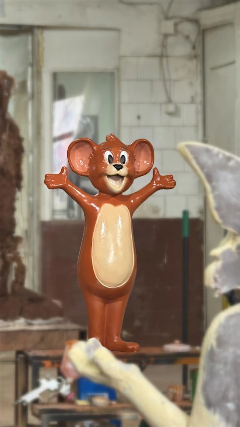 Çizgi Film Karakteri Heykeli Kurulum Hayvan Heykelleri