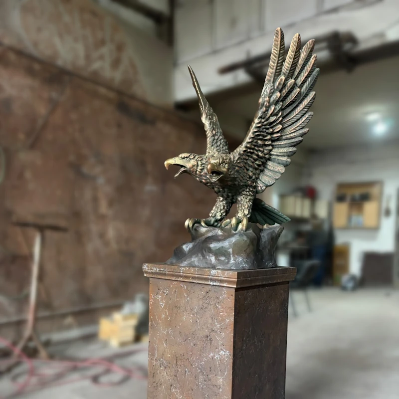 Front view of Small Gift Eagle Statue