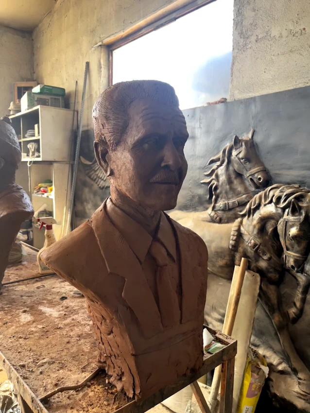 Ön Cepheden Kişiye Özel Büst Detayı