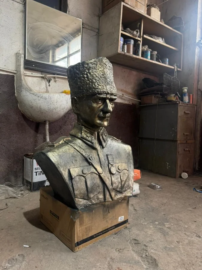 Military Uniformed Bust Frontal Detail View