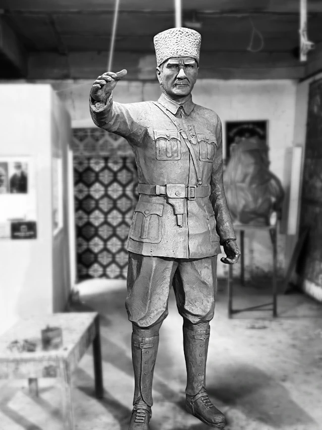 Mustafa Kemal Pasha Statue Installation by Ataturk Sculptures