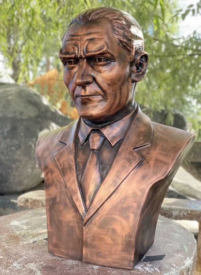 Bust of Ataturk Installation by Bust Sculptures
