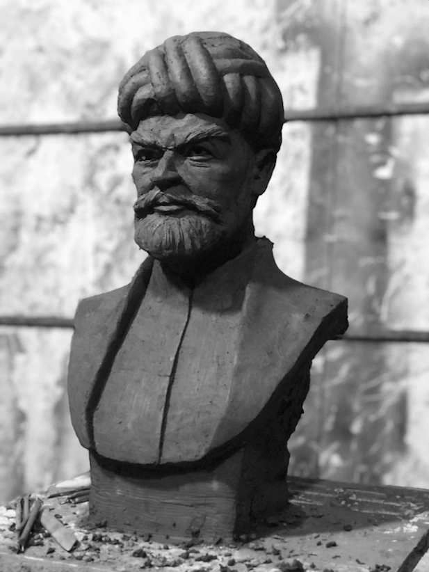 Ön Cepheden Osmanlı Heykeli Detayı