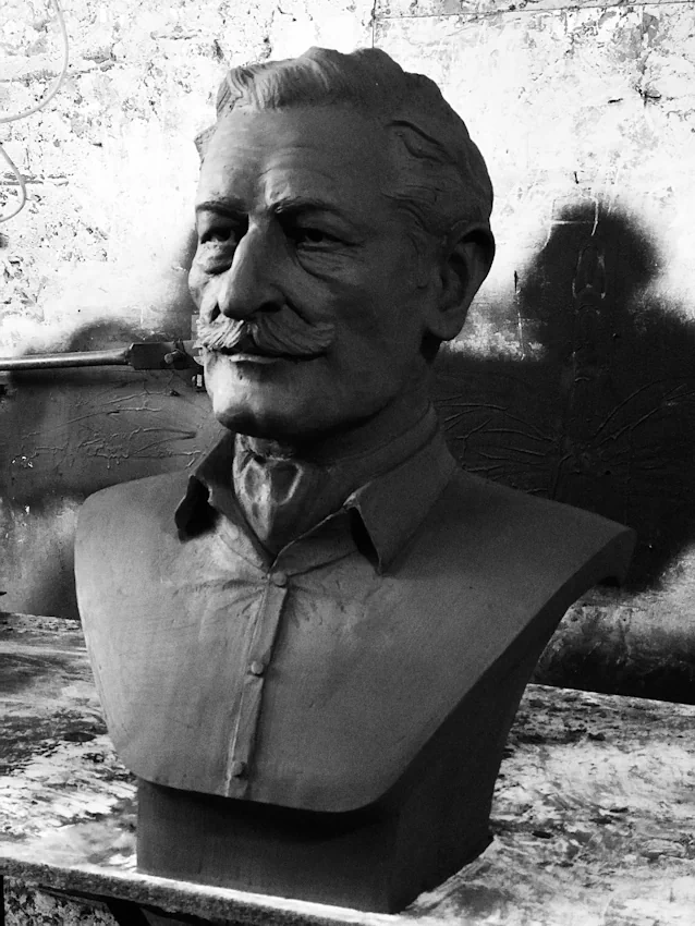 Suleyman Seba Sculpture Side Profile View