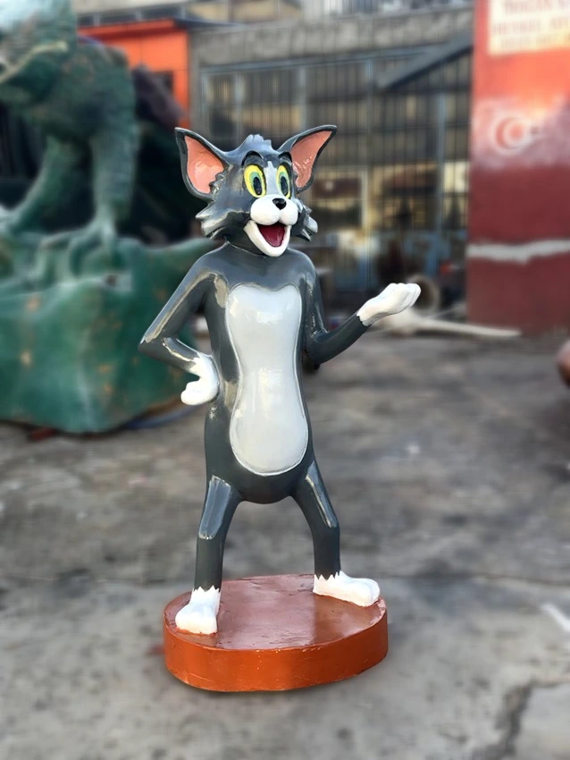 Çizgi Film Karakteri Heykeli Yan Profil Görünümü