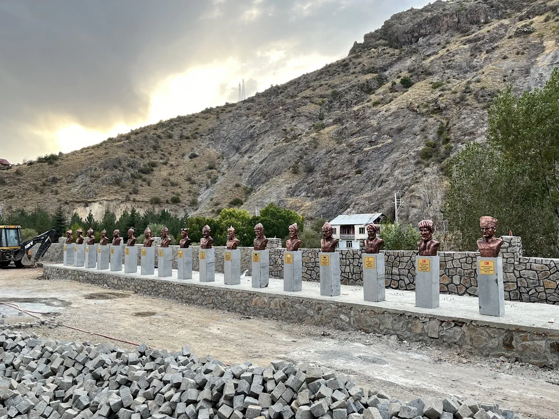 Türk Büst Heykelleri Kurulum Büst Heykeller