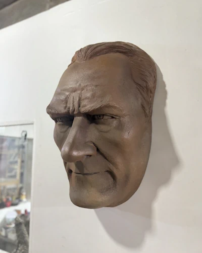 Atatürk mask, bronze patina terracotta wall sculpture detail