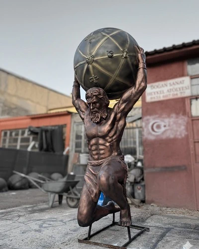 Gökkubbeyi Taşıyan Atlas Heykel Modeli