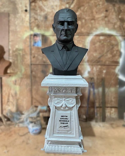 Mustafa Kemal figure bust, bronze patina school sculpture