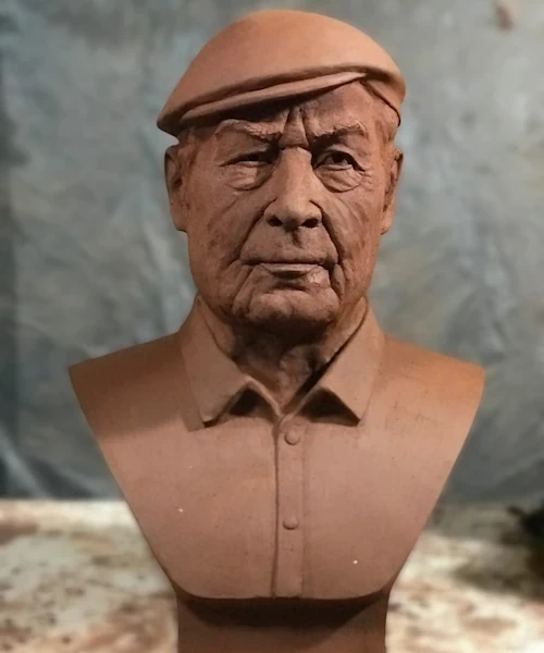 Yaşar Kemal bust sculpture clay work art visual