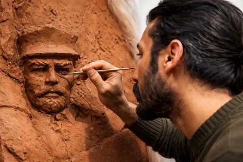 Düz ve Dik Zemin Üzerine Kabartma Heykel Yapımı